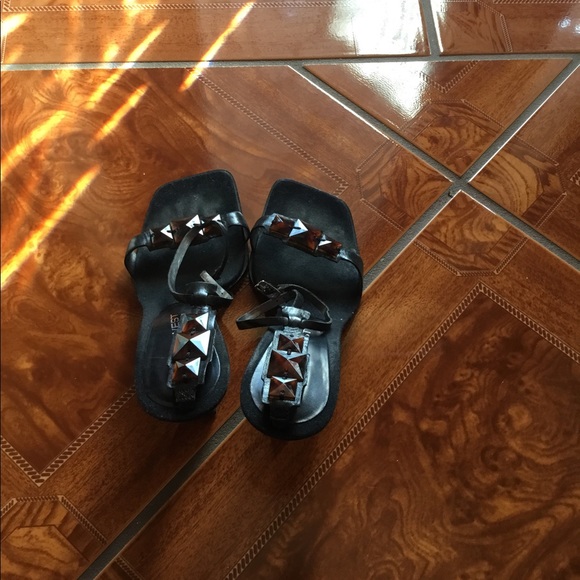 Nine West heel sandal- fasten around the ankle - Picture 2 of 5